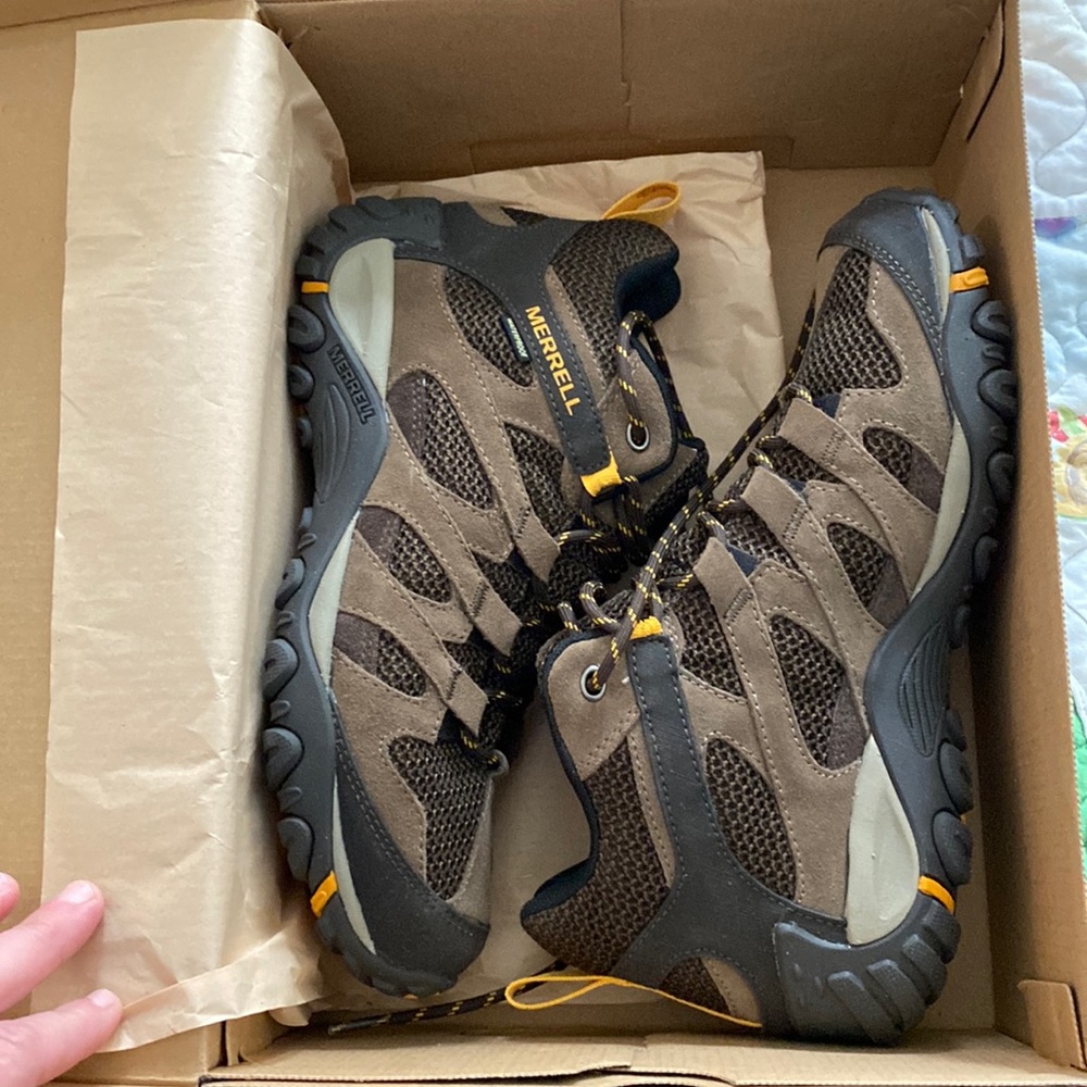 Men’s Merrell hiking boots